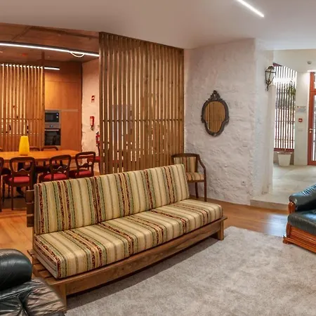 Quinta De Chousas - - *