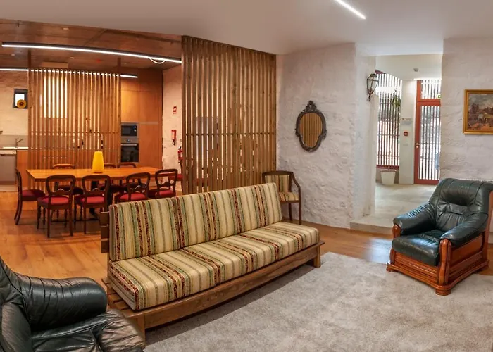 Quinta De Chousas - - *