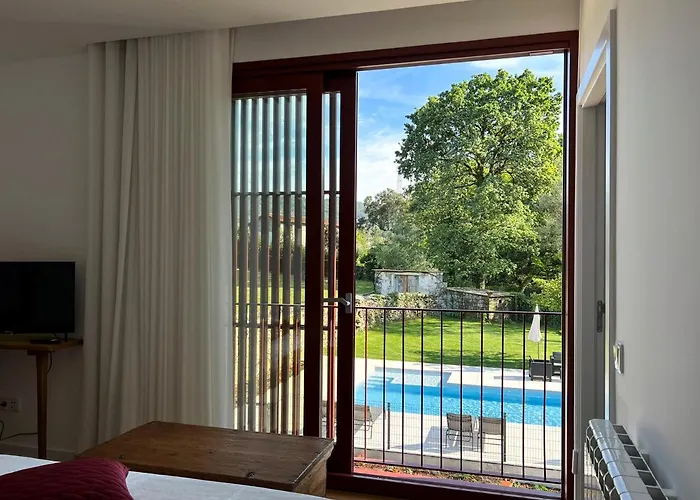 Quinta De Chousas - - *